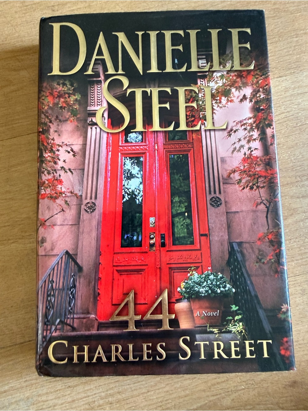 📚3 for $12📚 Danielle Steel "44 Charles Street" Hardcover - Red Door Cover
